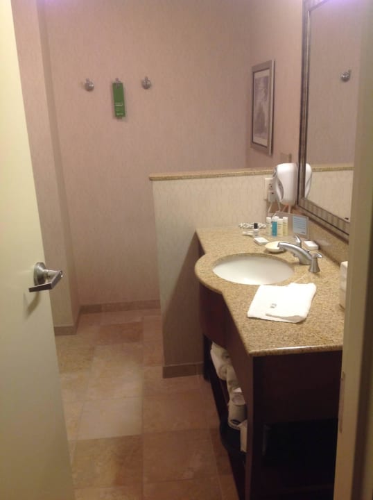 Bathroom Hotel Hampton Inn & Suites Washington Dulles International Airport