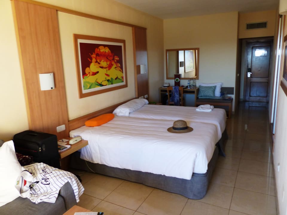 Zimmer mit Blick zum Eingang  Gloria Palace San Agustin Thalasso & Hotel