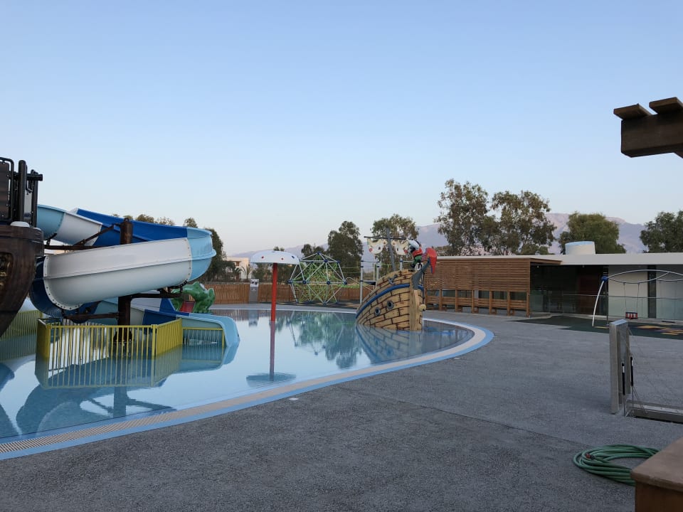 Pool Caravia Beach Hotel