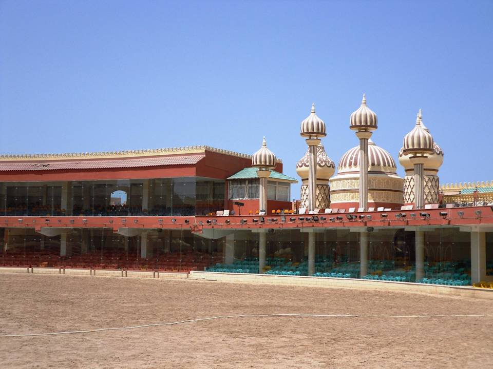 Große-Arena (Lichtshow) Pickalbatros Alf Leila Wa Leila Resort - Neverland Hurghada