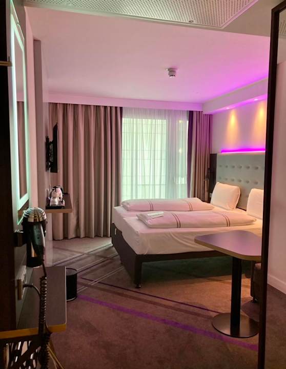 Zimmer Premier Inn Stuttgart City Centre Hotel