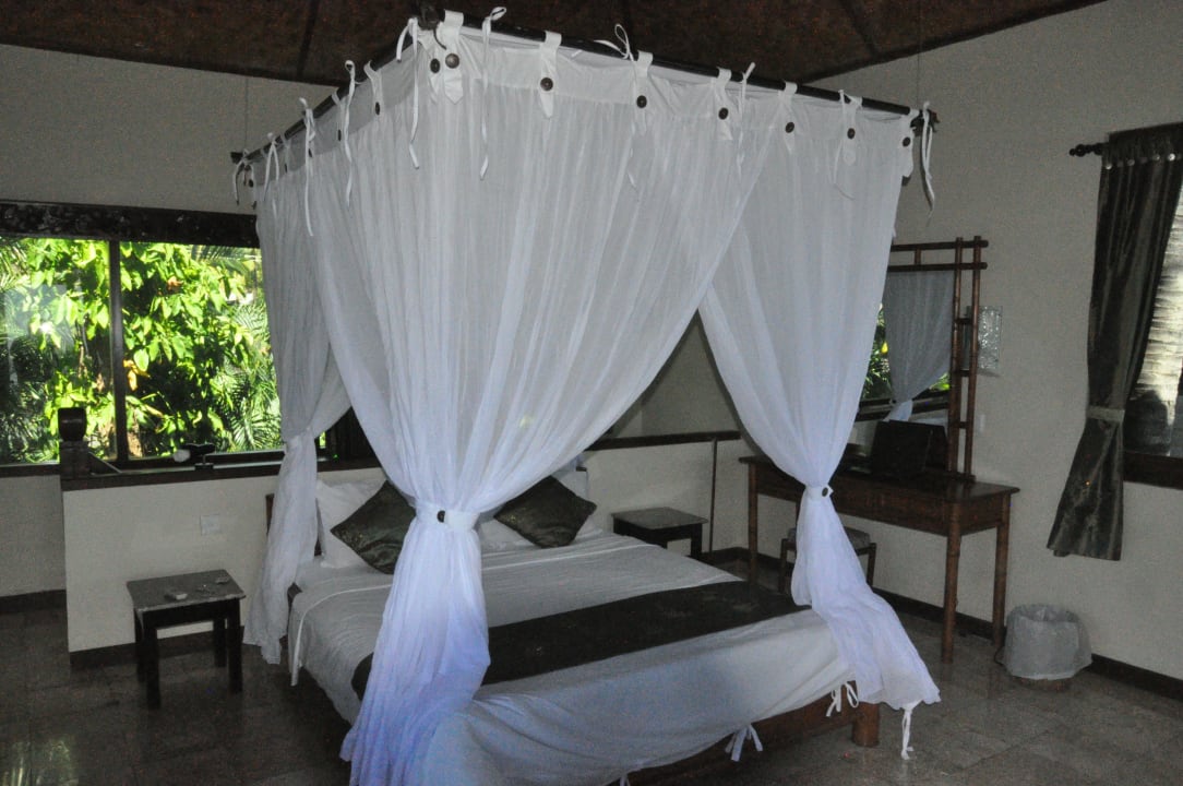 Top floor bedroom Coral View Villas