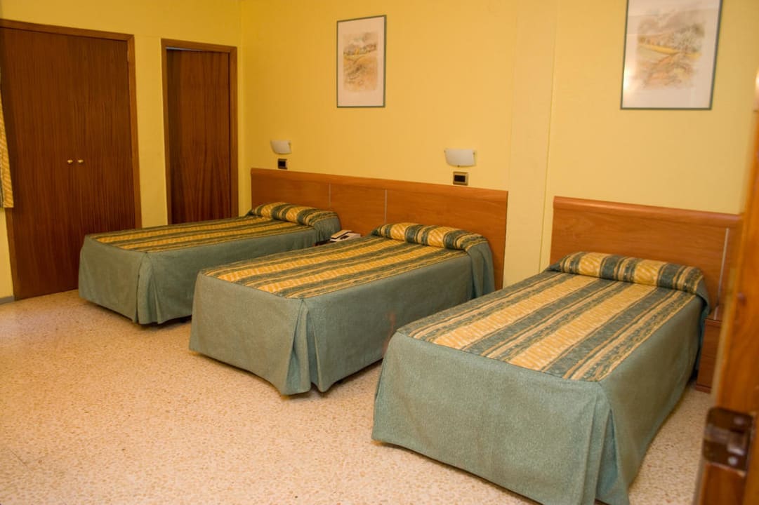 Habitacion triple Hotel Los Naranjos