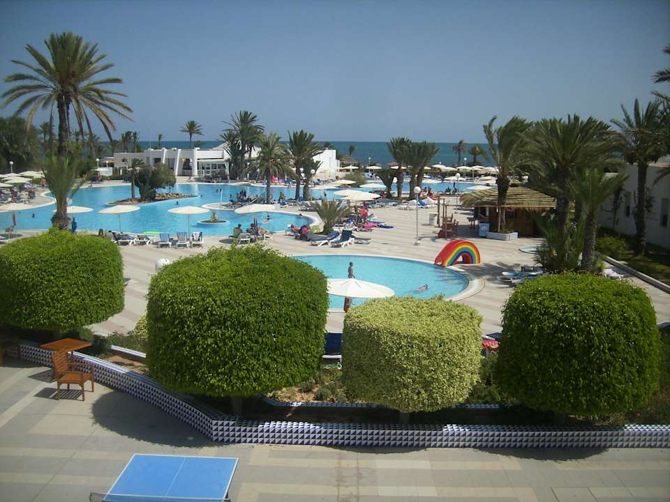 Blick auf die Poolanlage  Hotel El Mouradi Djerba Menzel