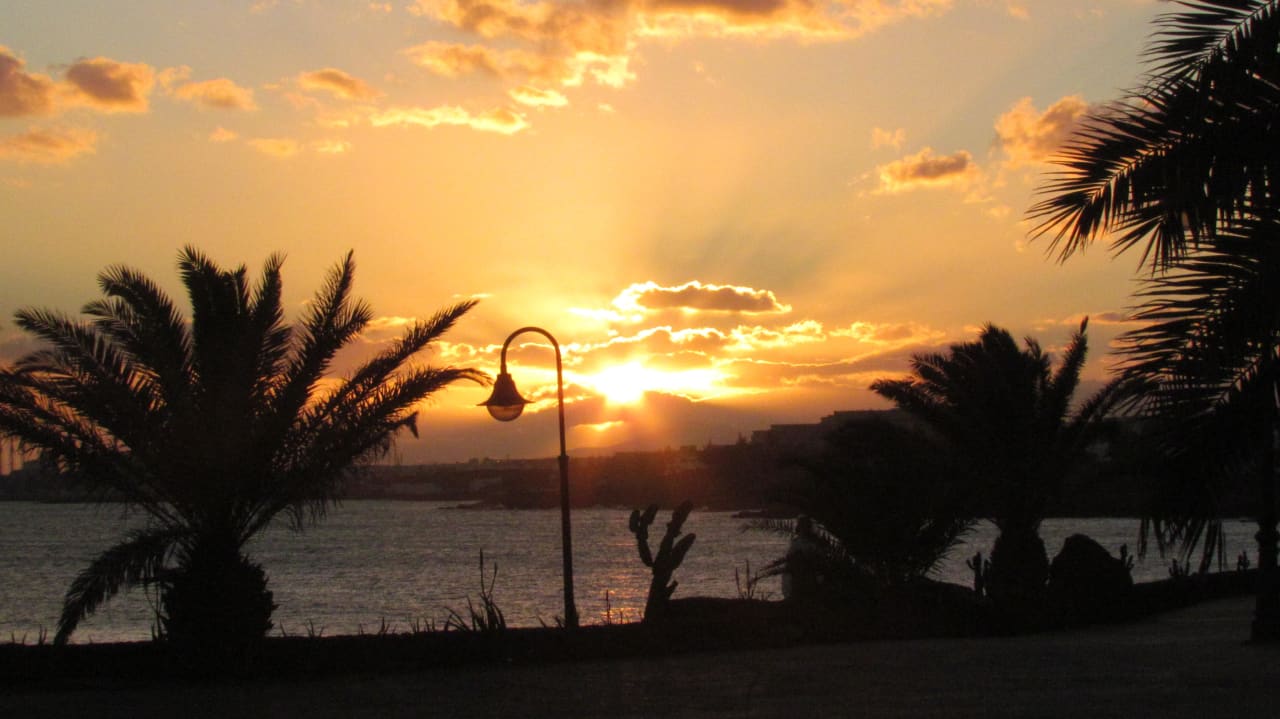Sonnenuntergang Hotel Grand Teguise Playa