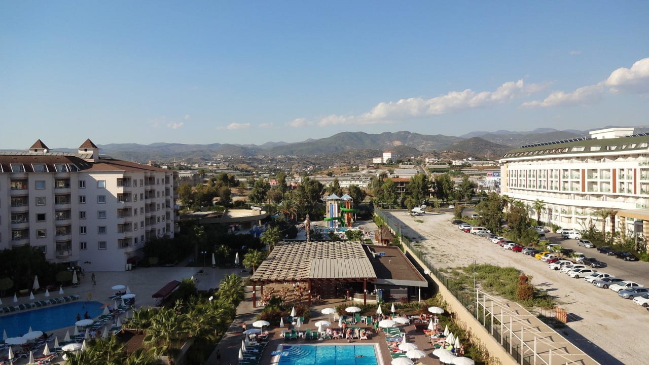 Ausblick vom Balkon Taurusgebirge Hotel Royal Garden Beach