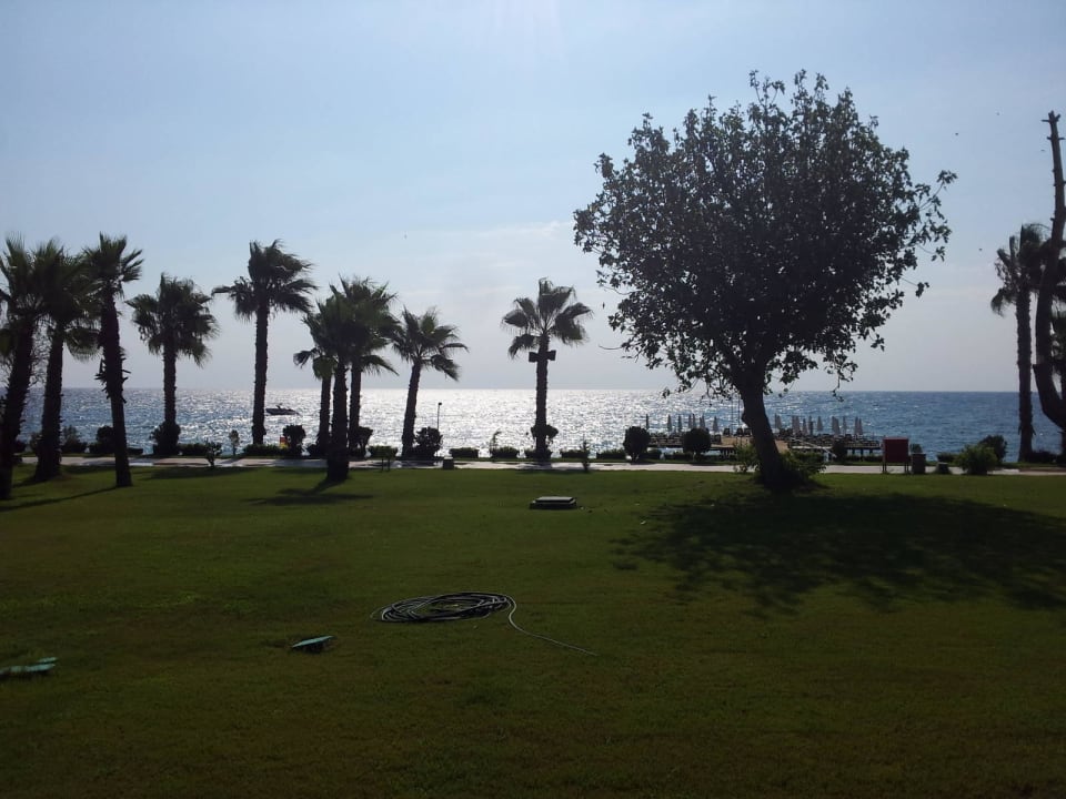 Blick vom Hauptrestaurant Richtung Meer Sherwood Exclusive Kemer
