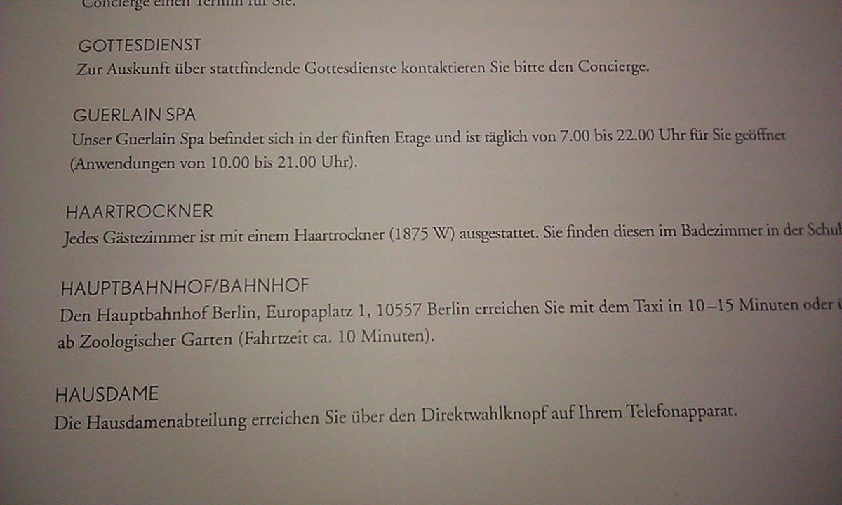 Haartrockner 1875 Watt, sehr detailiert Waldorf Astoria Berlin