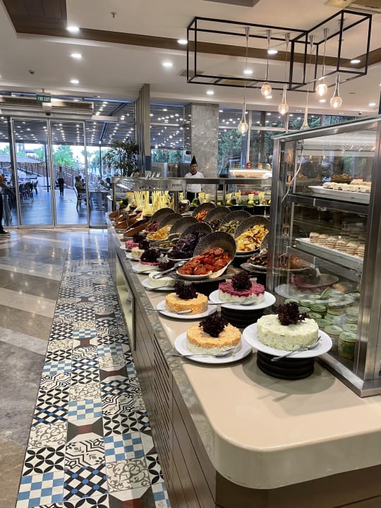 Gastro Saturn Palace Resort Hotel