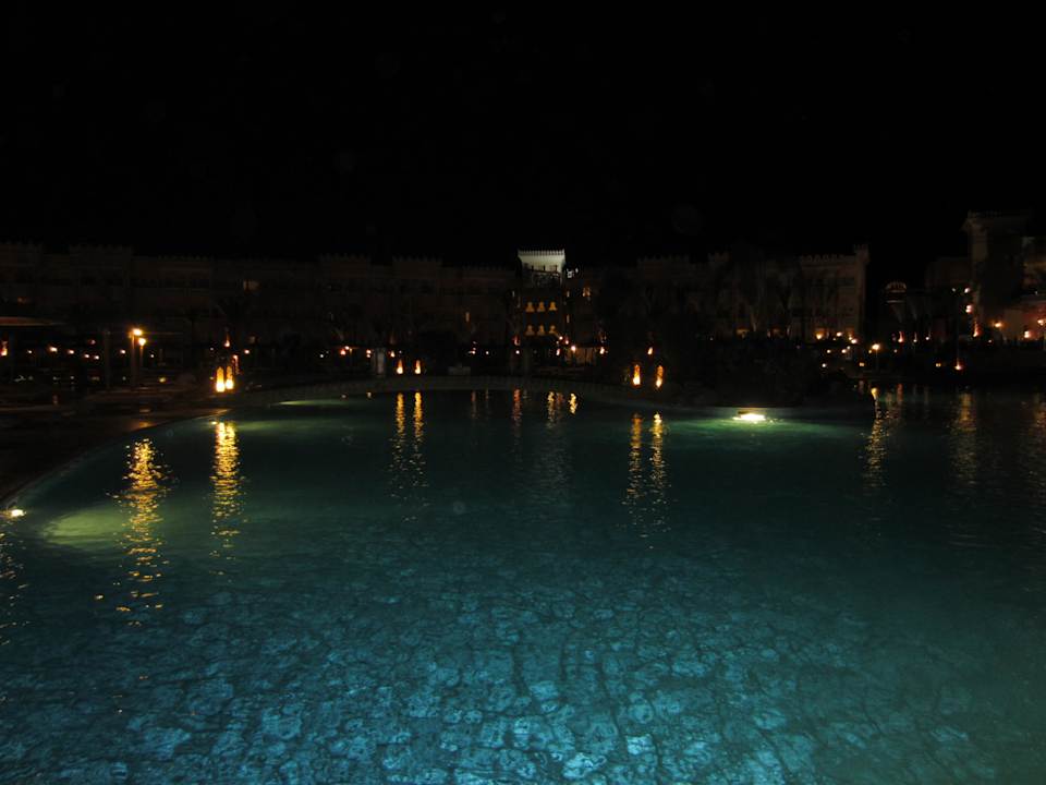 Pool am Abend Pickalbatros Palace Resort