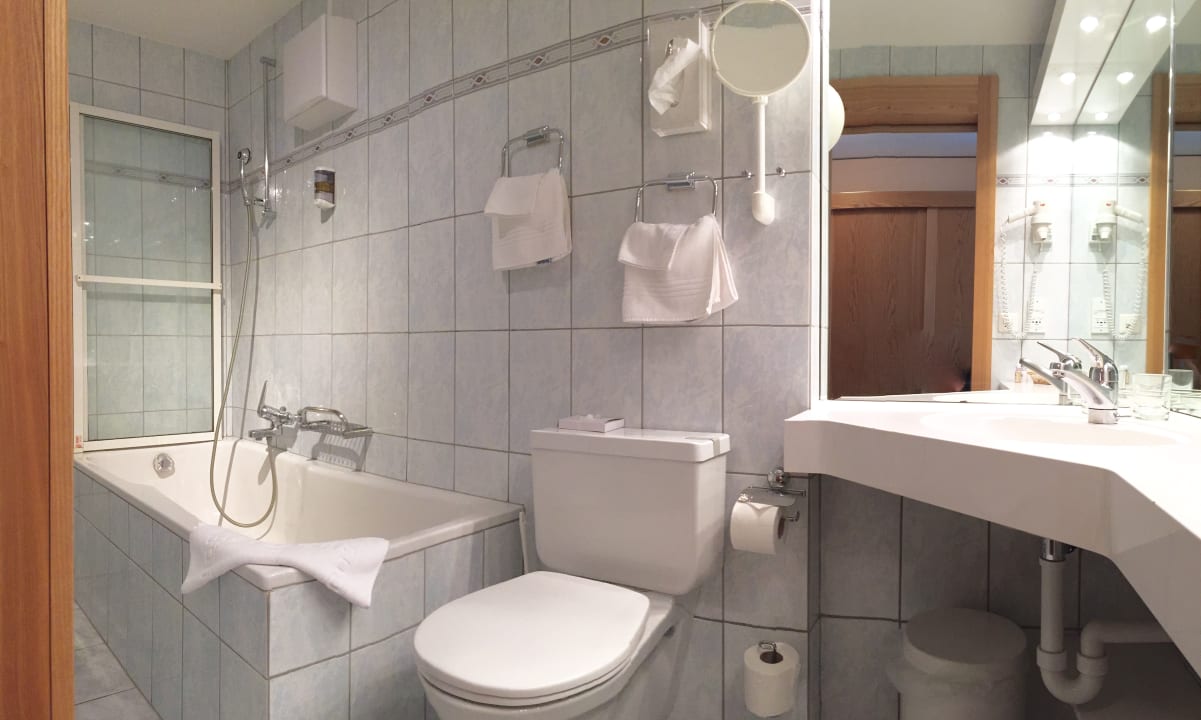 Zimmer Saaserhof Apartments