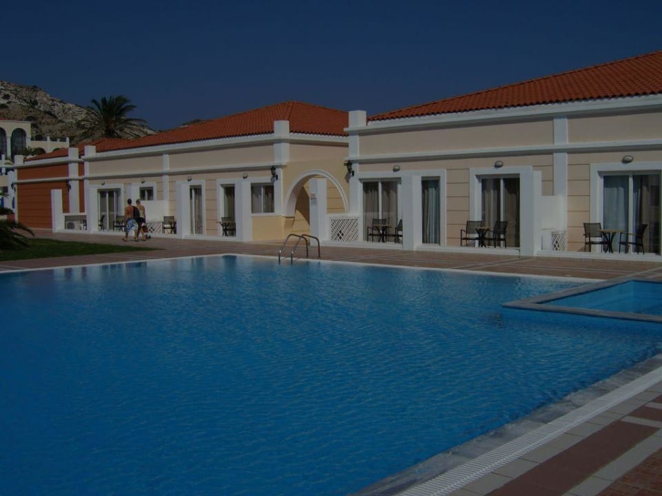 Pool mit Zimmeransicht Porto Bello Royal