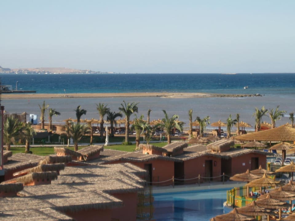 Bungis Titanic Beach Spa & Aqua Park