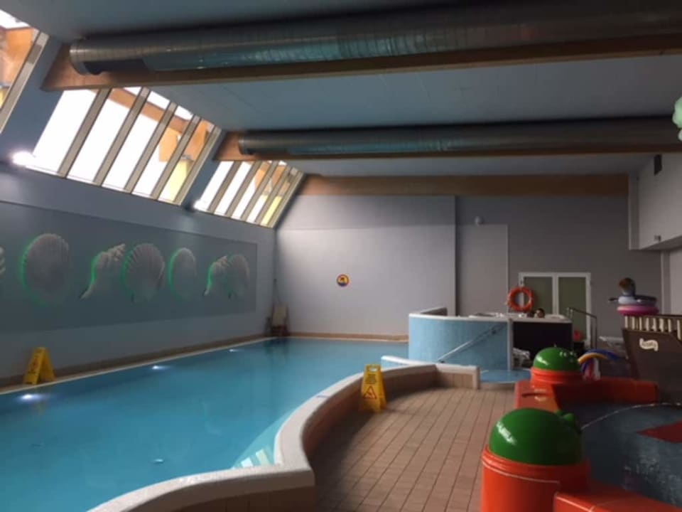 Basen Hotel Aurora Family & SPA