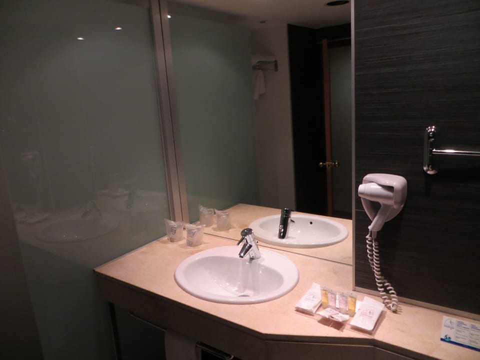 Bad Aparthotel Fontanellas Playa