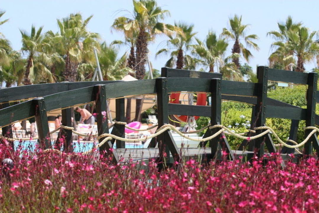 Мостик Limak Limra Hotel & Resort