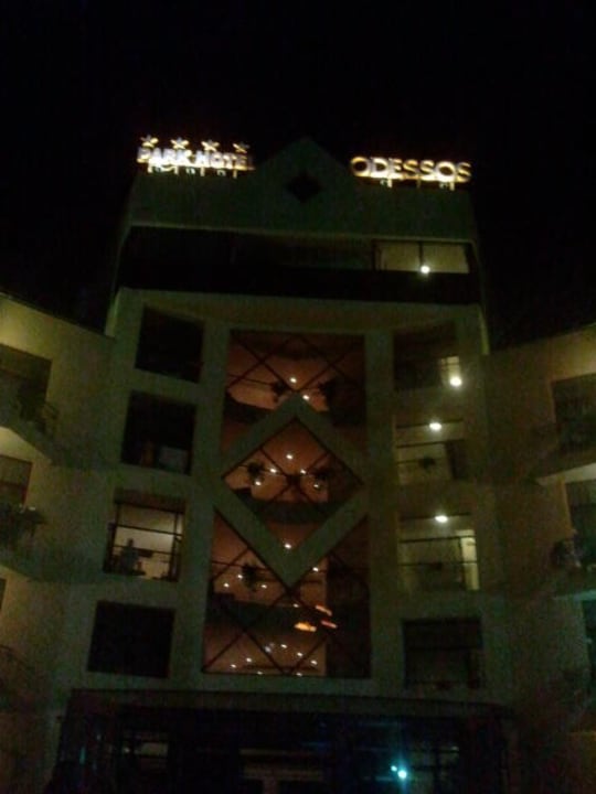 Bei Nacht Odessos Park Hotel