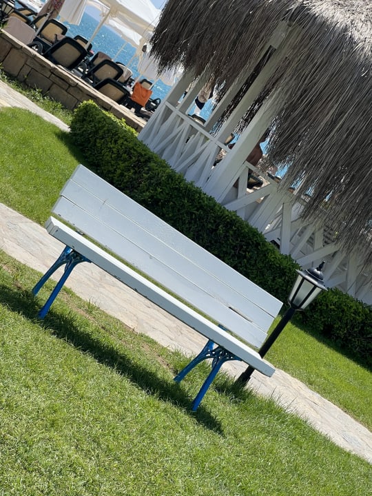 Gartenanlage Crystal Tat Beach