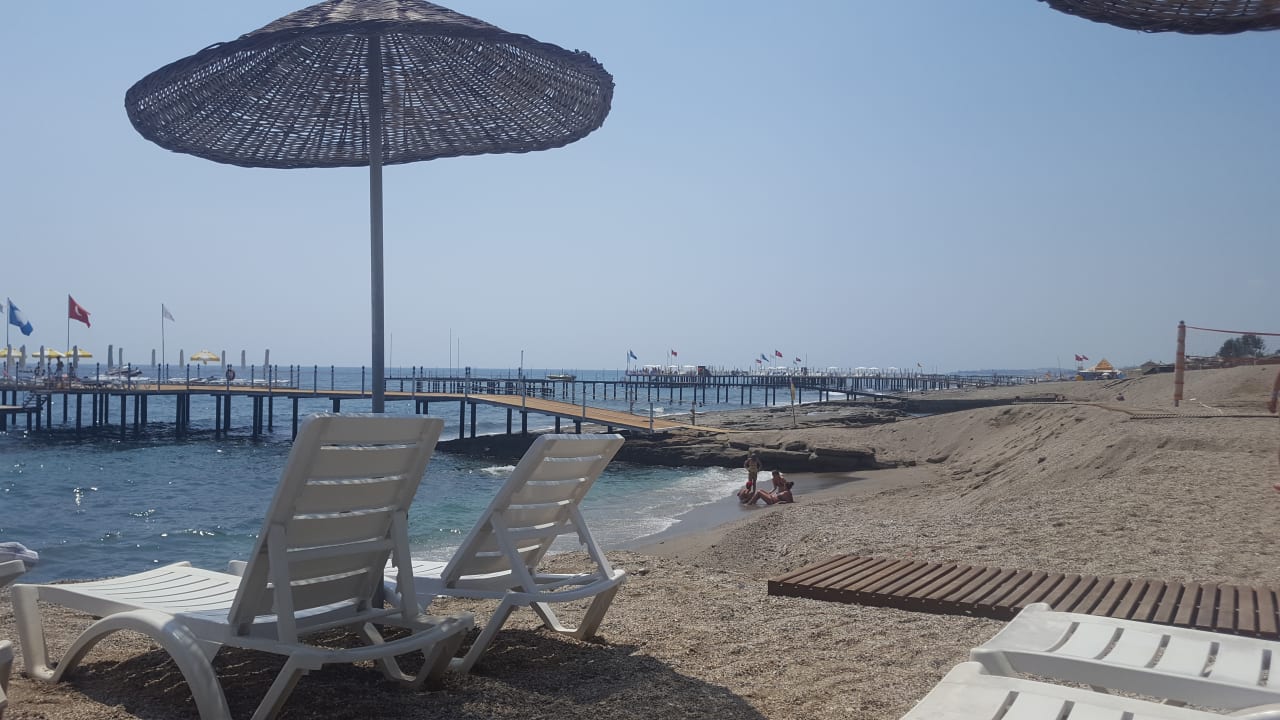 Strand Club Dizalya