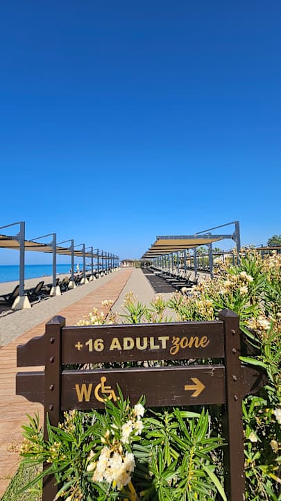 Strand Xanadu Resort Hotel