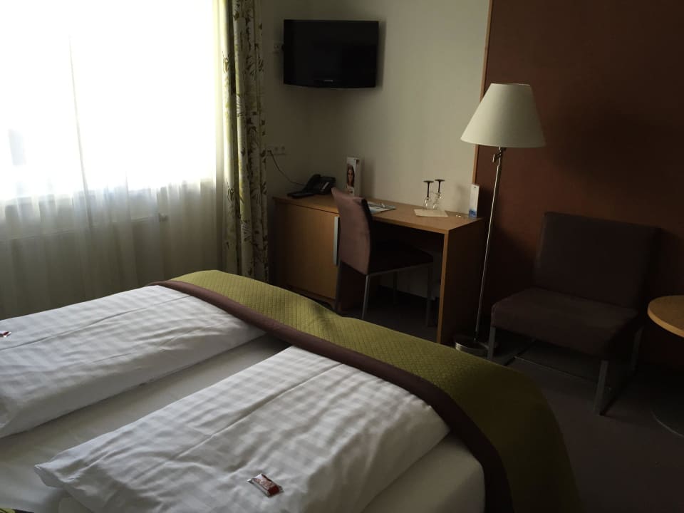 TV & Schreibtisch Sole Felsen Hotel