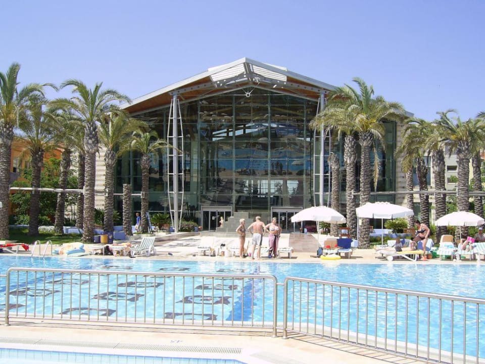 Lobby von aussen AQI Pegasos World