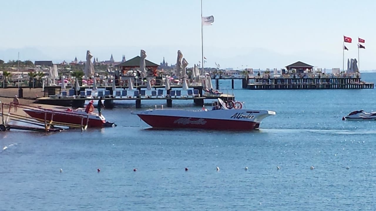 Wassersport am Hotelstrand Wyndham Garden Lara