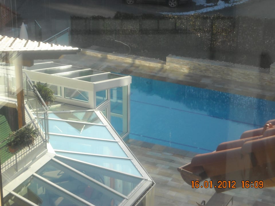 Schwimmen unter freiem Himmel Naturparkhotel Adler