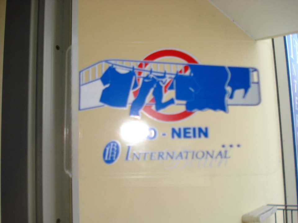 Bitte keine Wäscheleine selber spannen Hotel International Beach