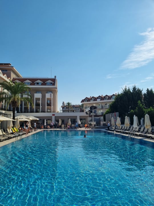 Pool Side Story Resort & Spa