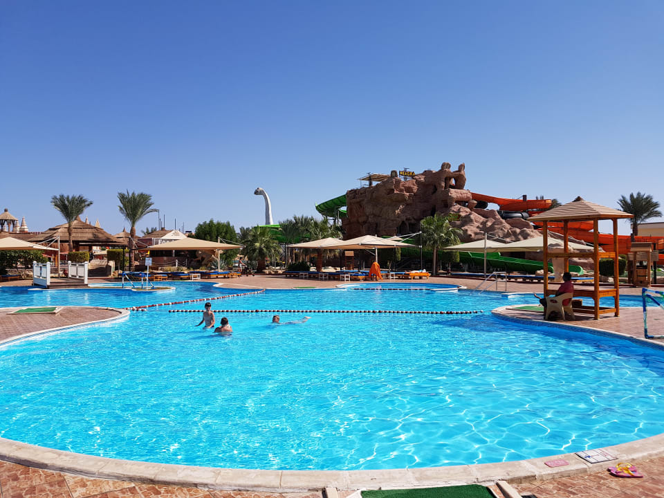 Sehr gepflegt und pro Pool mindestens eine Badeaufsicht. Pickalbatros Aqua Blu Resort - Sharm El Sheikh