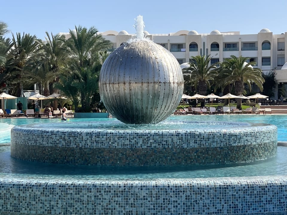 Pool Hotel Royal Garden Palace