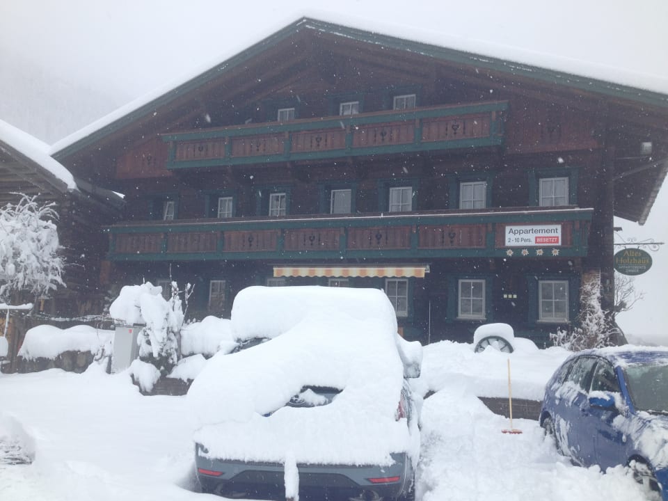 Außenansicht Hotel Altes Holzhaus