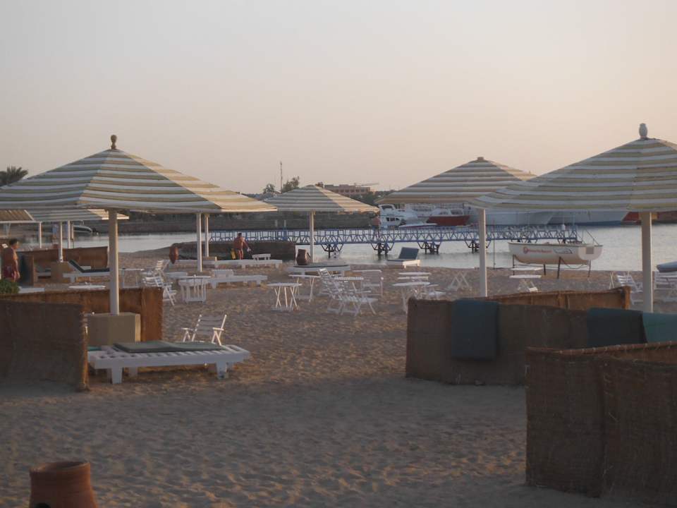 Strand Menaville Safaga