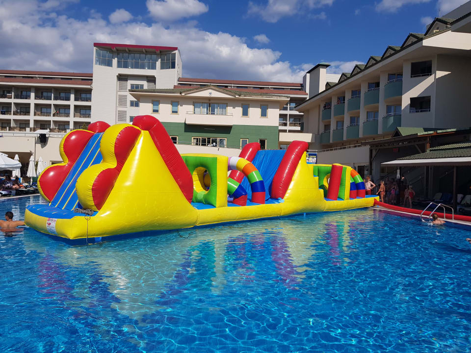 Pool Side Breeze Hotel