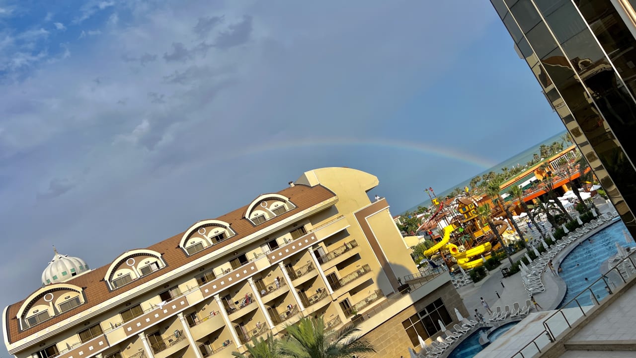 Außenansicht Kirman Belazur Resort & Spa