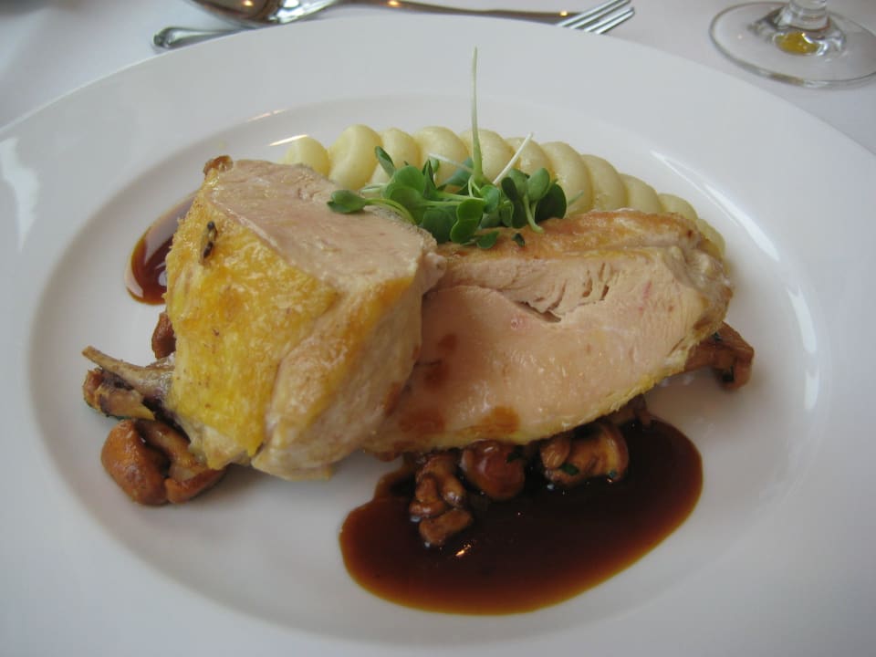 Hauptgang ATLANTIC Hotel Wilhelmshaven