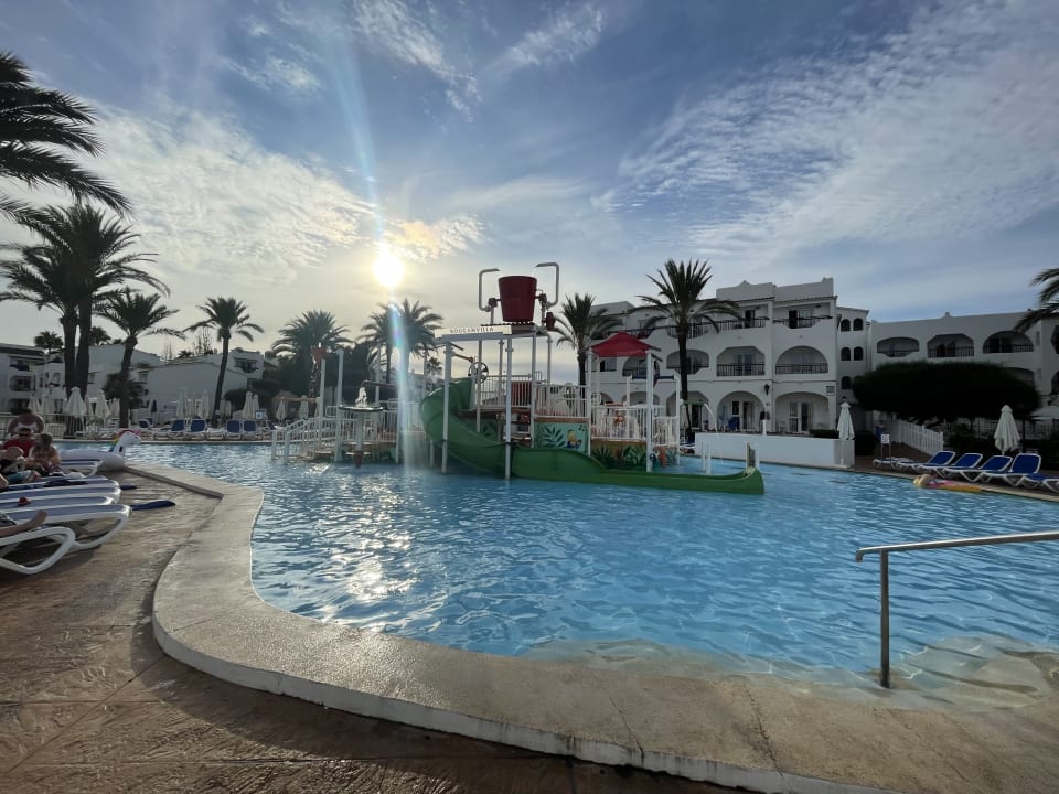 Pool Globales Bouganvilla