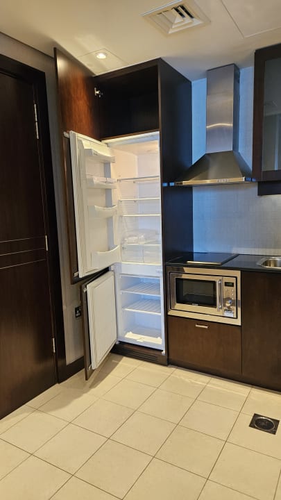 Zimmer Rose Rayhaan by Rotana