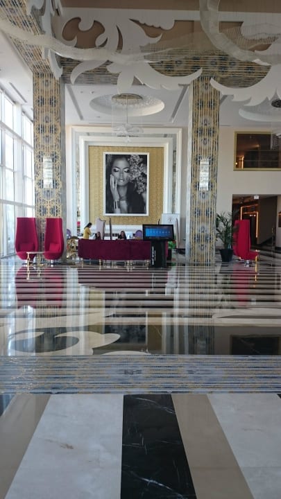 Lobby Azura Deluxe Resort & Spa Hotel