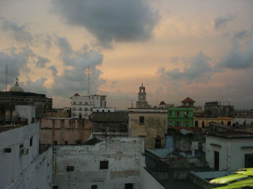 Abendlicher Blick von der Dachterrasse Hotel Raquel