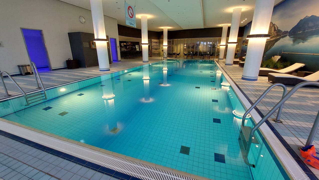 Pool Hilton Munich Airport