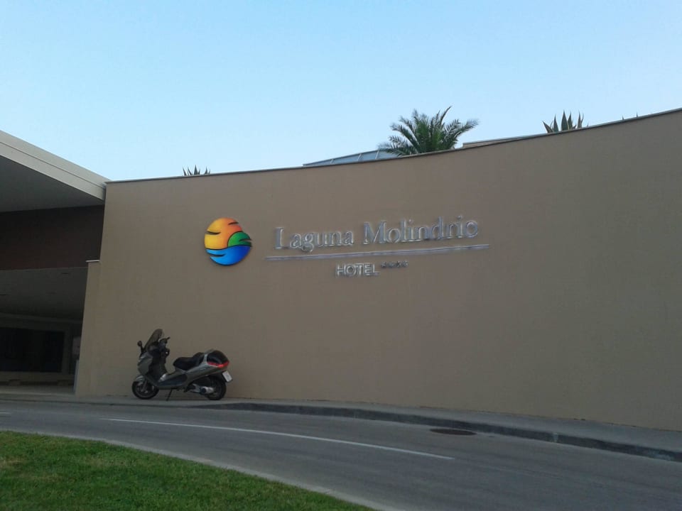 Eingang Hotel Molindrio Plava Laguna