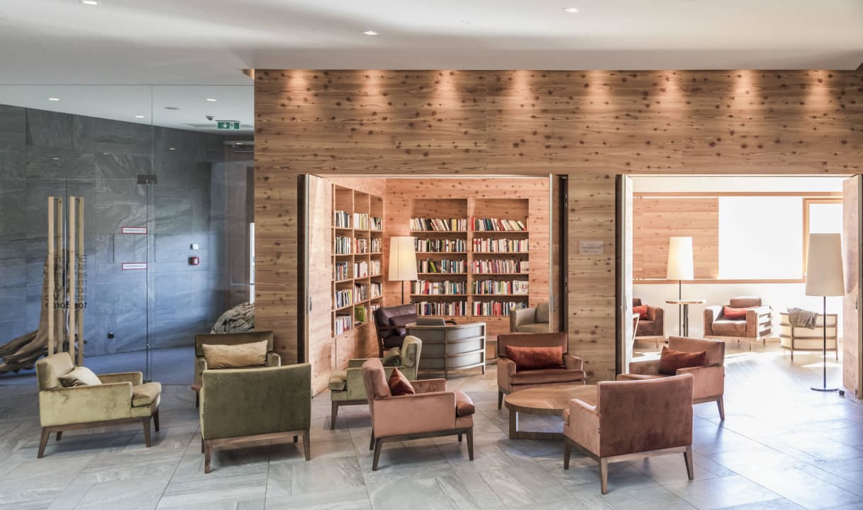 Bibliothek NIDUM Casual Luxury Hotel