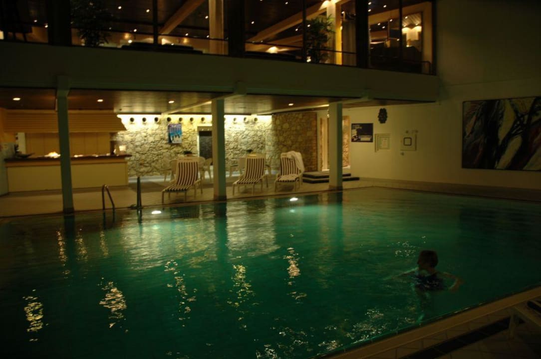 "Pool am Abend" Mercure Hotel Panorama Freiburg (Freiburg im Breisgau