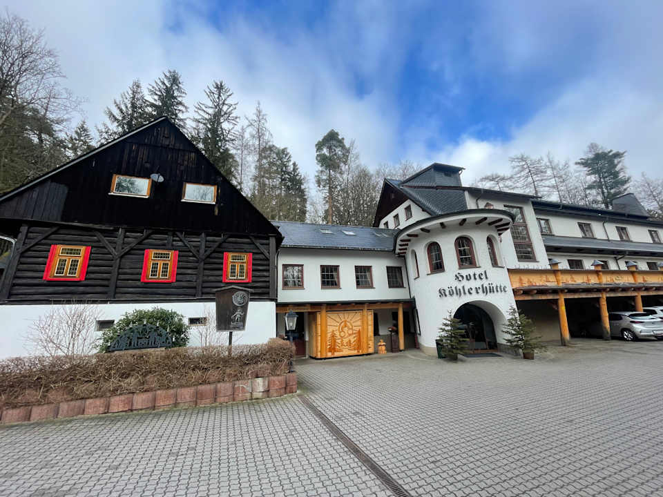 Außenansicht Hotel & Restaurant Köhlerhütte - Fürstenbrunn