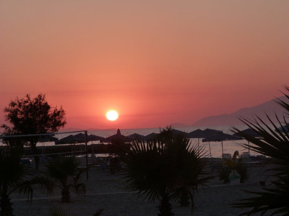 Sonnenuntergang von der Suite aus Atlantica Marmari Beach