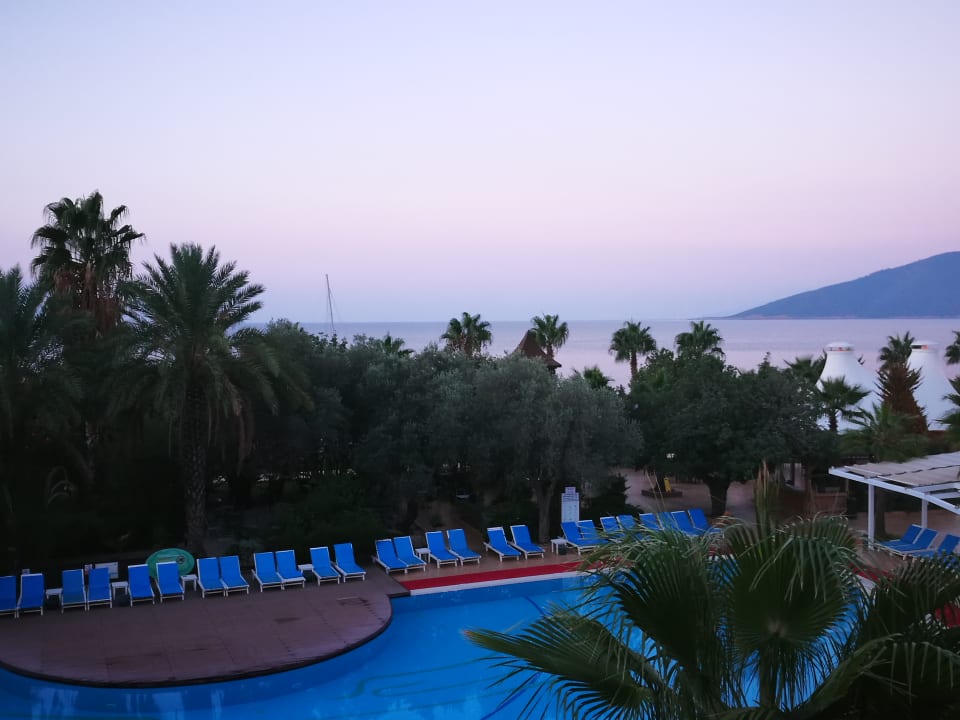 Pool Latanya Park Resort