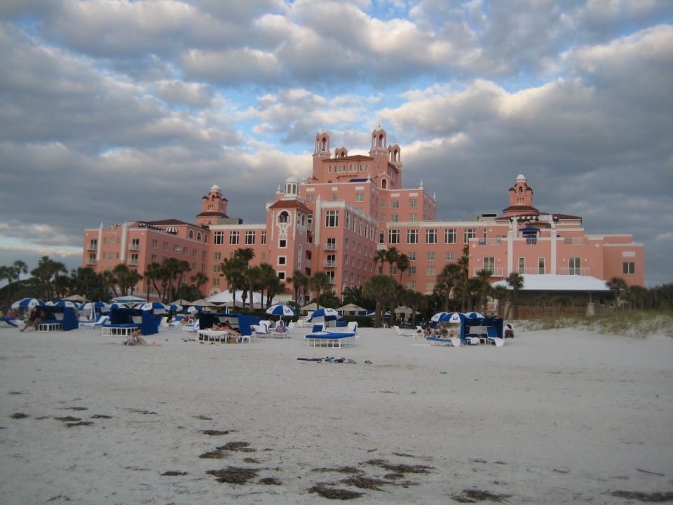 Ansicht vom Strand aus  Hotel The Don Cesar Beach Resort & Spa