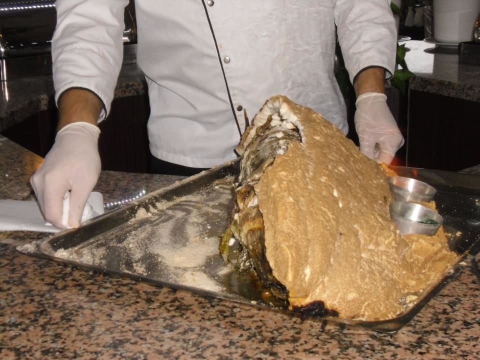 Fisch in Salzkruste Royal Atlantis Beach Hotel